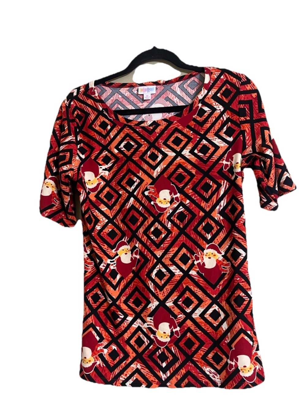 LuLaRoe Top Sz M GIGI Geometric/Novelty Print Short Sleeves Stretchy Santa Print